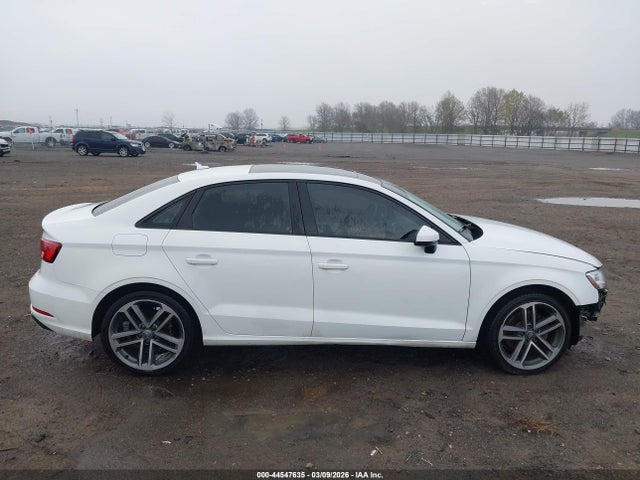 44547635 :رقم المزاد ، WAUAUGFF0H1031796 vin ، 2017 Audi A3 2.0t Premium مزاد بيع