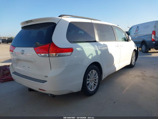 Продаж на аукціоні авто 2014 Toyota Sienna Xle V6 8 Passenger, vin: 5TDYK3DC3ES502461, номер лоту: 44547667