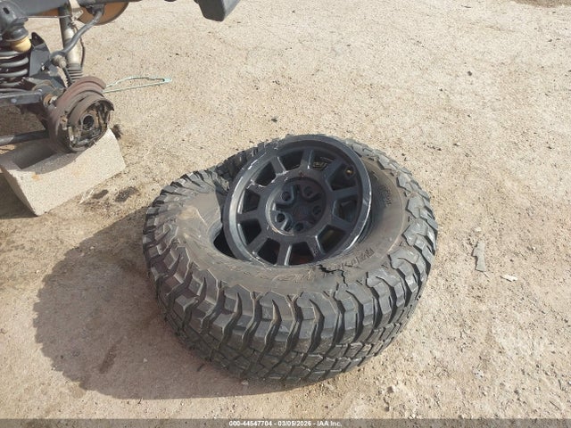 44547704 :رقم المزاد ، 1C4BJWDG1FL638684 vin ، 2015 Jeep Wrangler Unlimited Sport مزاد بيع
