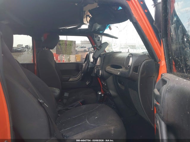44547704 :رقم المزاد ، 1C4BJWDG1FL638684 vin ، 2015 Jeep Wrangler Unlimited Sport مزاد بيع