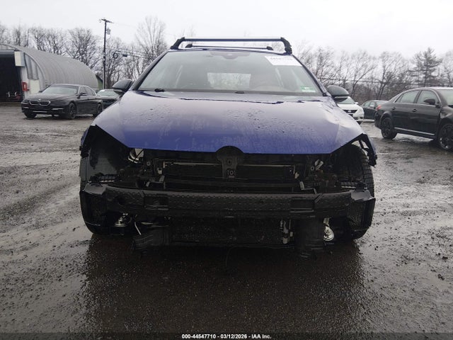 44547710 :رقم المزاد ، WVWVF7AU2HW134595 vin ، 2017 Volkswagen Golf R 4-door W/dcc   Navigation مزاد بيع