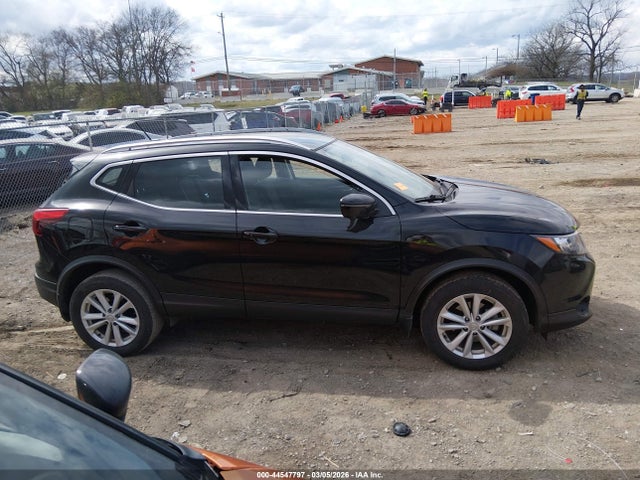 JN1BJ1CP9JW163865 Nissan Rogue Sport Sv