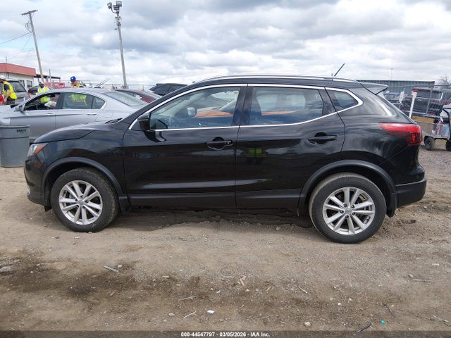 JN1BJ1CP9JW163865 Nissan Rogue Sport Sv