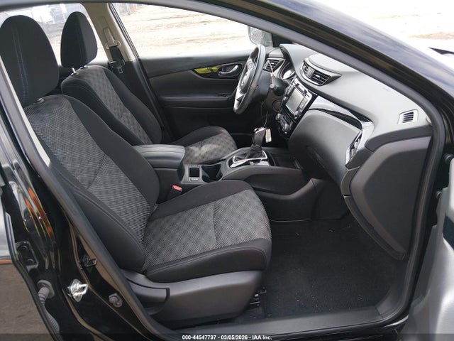 JN1BJ1CP9JW163865 Nissan Rogue Sport Sv