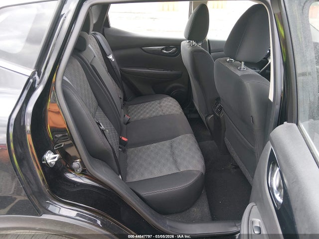 JN1BJ1CP9JW163865 Nissan Rogue Sport Sv