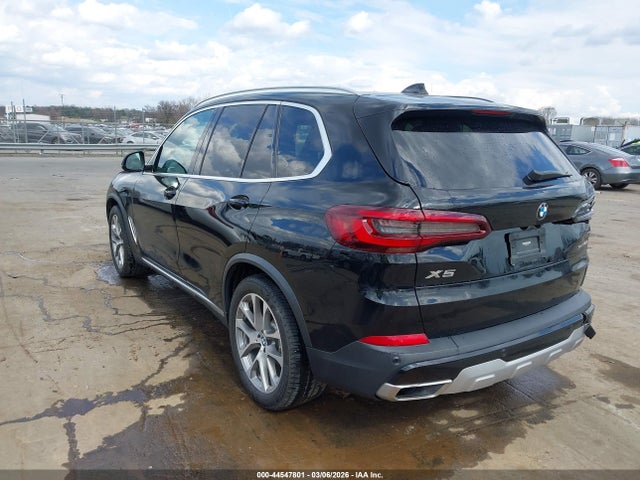 2020 BMW X5 5UXCR4C08L9C72643 Photo 2