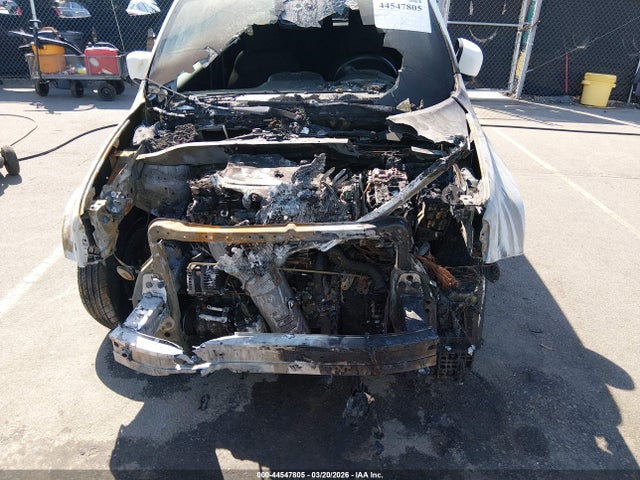 2018 Jeep Renegade Latitude 4x4 მანქანა იყიდება აუქციონზე, vin: ZACCJBBBXJPG96074, აუქციონის ნომერი: 44547805