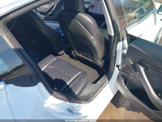 5YJ3E1EA1JF015857 Tesla Model 3 Long Range/mid Range