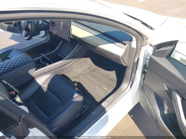 5YJ3E1EA1JF015857 Tesla Model 3 Long Range/mid Range