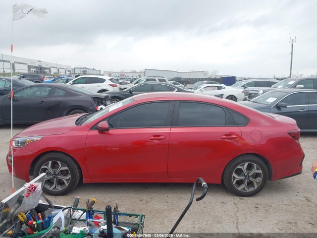 44547845 :رقم المزاد ، 3KPF24AD8ME269891 vin ، 2021 Kia Forte Lxs مزاد بيع