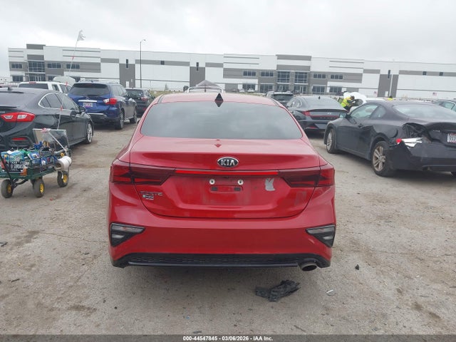 44547845 :رقم المزاد ، 3KPF24AD8ME269891 vin ، 2021 Kia Forte Lxs مزاد بيع