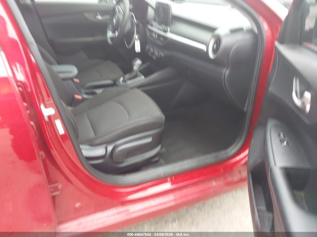 44547845 :رقم المزاد ، 3KPF24AD8ME269891 vin ، 2021 Kia Forte Lxs مزاد بيع