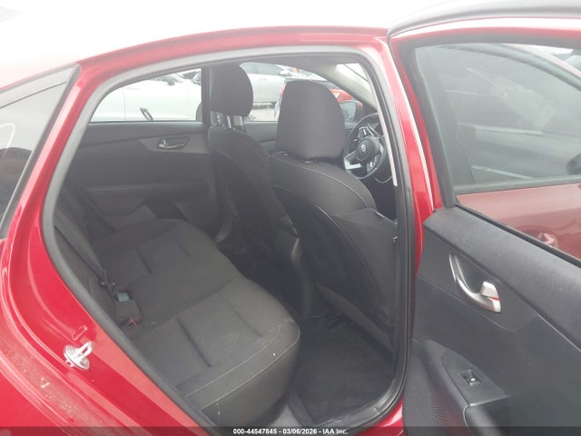 44547845 :رقم المزاد ، 3KPF24AD8ME269891 vin ، 2021 Kia Forte Lxs مزاد بيع