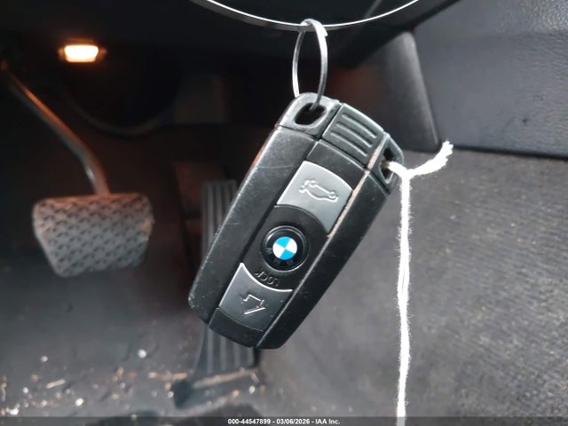 2006 Bmw 325i მანქანა იყიდება აუქციონზე, vin: WBAVB13576KR64067, აუქციონის ნომერი: 44547899