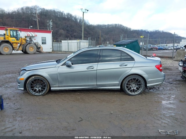 Aukcja sprzedaży 2014 Mercedes-benz C 300 Sport 4matic, vin: WDDGF8AB8EG220387, numer aukcji: 44547905
