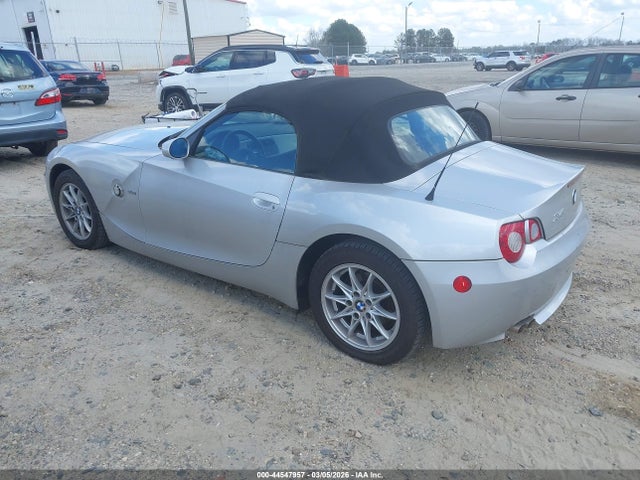 2005 BMW Z4 4USBT33535LS53791 Photo 2