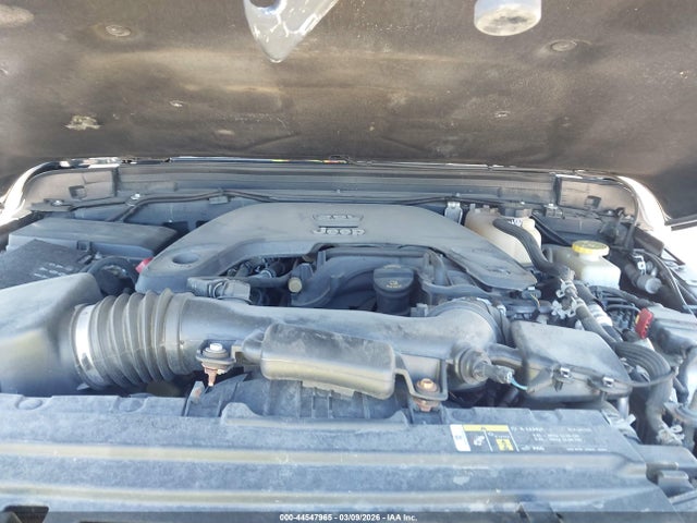1C4HJXDG6JW157398 Jeep Wrangler Unlimited Sport 4x4