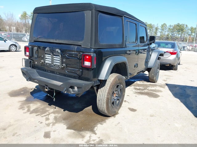 1C4HJXDG6JW157398 Jeep Wrangler Unlimited Sport 4x4