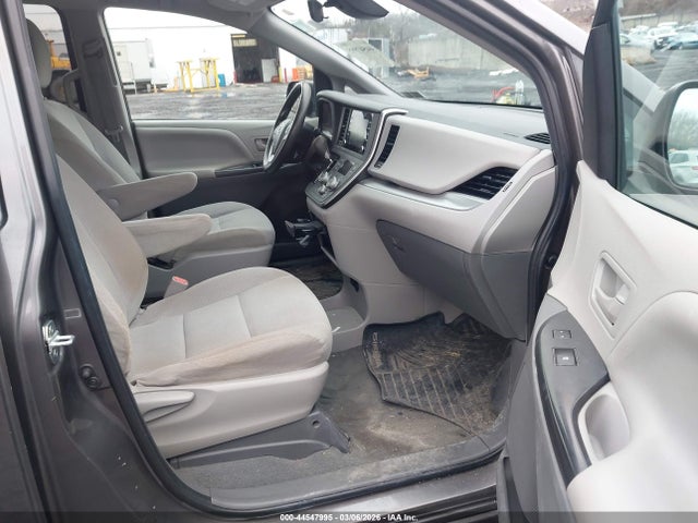 2020 TOYOTA SIENNA 5TDZZ3DC2LS024935 Photo 4