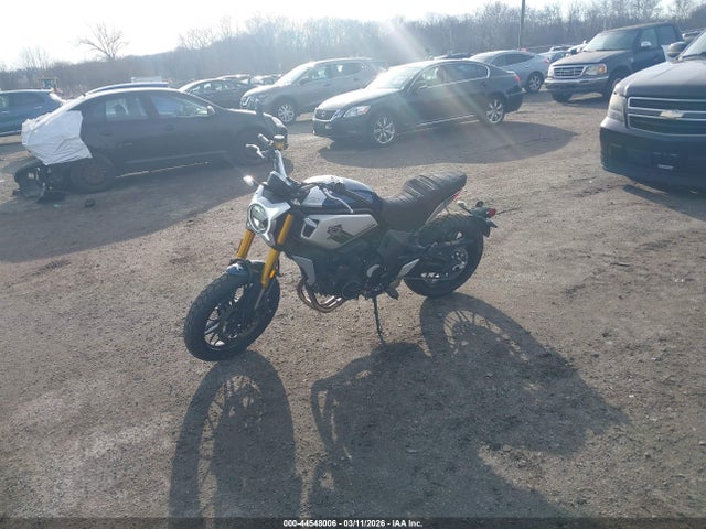 44548006 :رقم المزاد ، LCEPEWL17N6000945 vin ، 2022 Moto Cf700-2us 700cl-x مزاد بيع