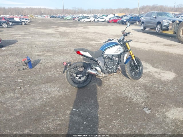 44548006 :رقم المزاد ، LCEPEWL17N6000945 vin ، 2022 Moto Cf700-2us 700cl-x مزاد بيع