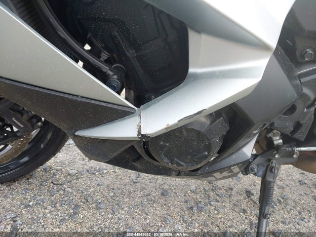 Kawasaki Zx1000 W 2018 JKAZXCW14JA007799 Image 9