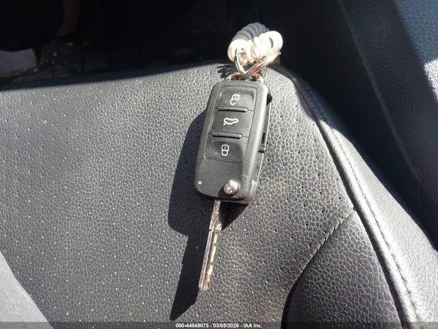 3VWD17AJXEM212369 Volkswagen Jetta 1.8t Se