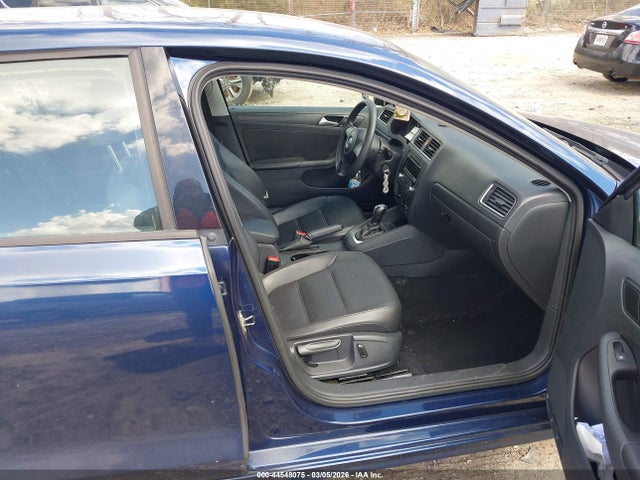 3VWD17AJXEM212369 Volkswagen Jetta 1.8t Se