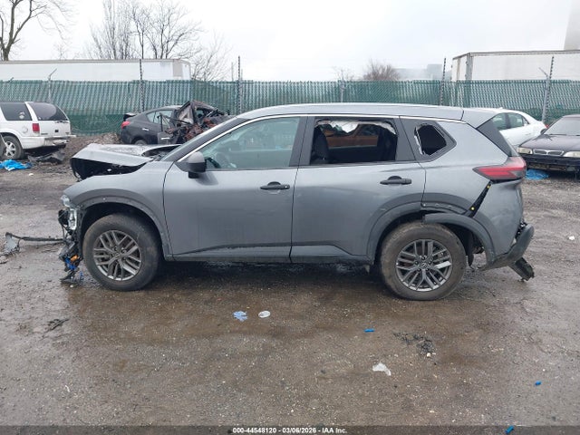 5N1BT3ABXPC781017 Nissan Rogue S Intelligent Awd