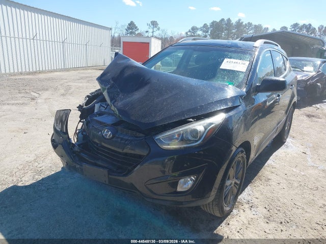 KM8JU3AG5FU095383 Hyundai TUCSON SE