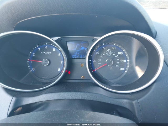 KM8JU3AG5FU095383 Hyundai TUCSON SE