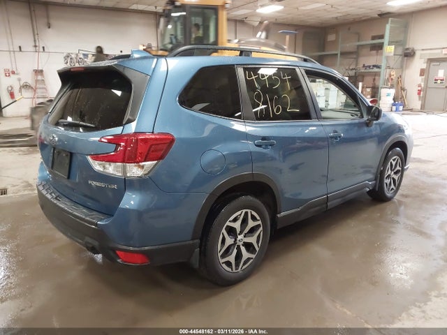 2021 Subaru Forester Premium მანქანა იყიდება აუქციონზე, vin: JF2SKAJC5MH421853, აუქციონის ნომერი: 44548162
