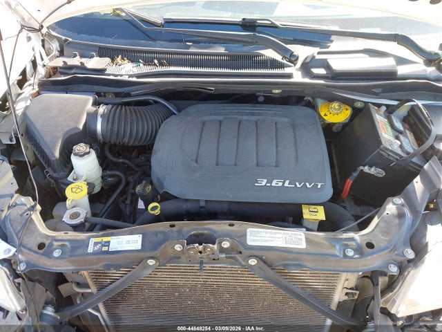 44548254 :رقم المزاد ، 2C4RC1BG4FR644548 vin ، 2015 Chrysler Town & Country Touring مزاد بيع