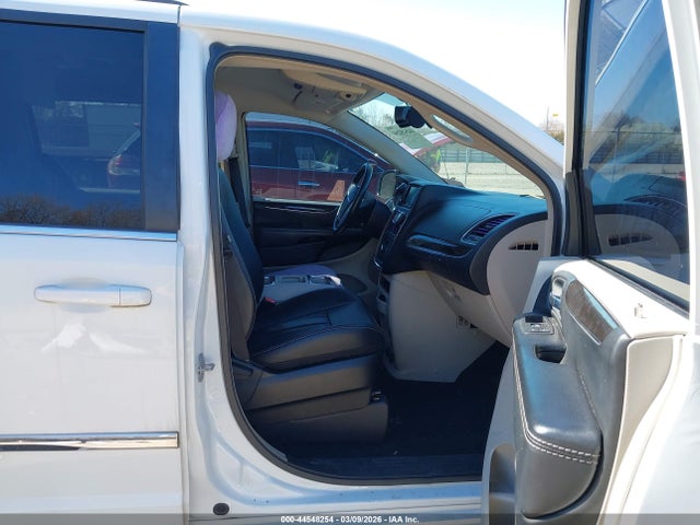 44548254 :رقم المزاد ، 2C4RC1BG4FR644548 vin ، 2015 Chrysler Town & Country Touring مزاد بيع