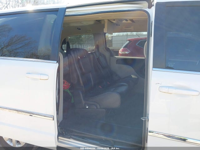44548254 :رقم المزاد ، 2C4RC1BG4FR644548 vin ، 2015 Chrysler Town & Country Touring مزاد بيع
