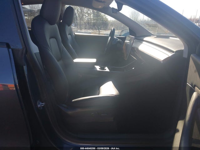 2021 TESLA MODEL Y 5YJYGDEE9MF066094 Photo 4