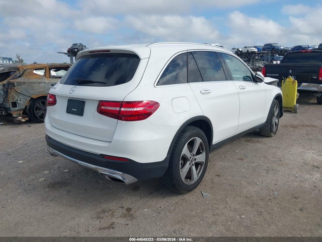 44548323 :رقم المزاد ، WDC0G4JB5HV002452 vin ، 2017 Mercedes-benz Glc 300 مزاد بيع