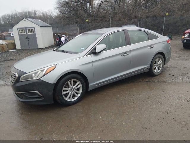 Hyundai SONATA SE 2016 5NPE24AF2GH315213 Image 2