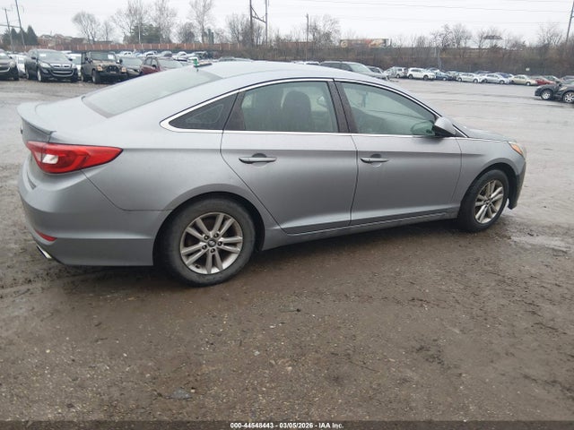 Hyundai SONATA SE 2016 5NPE24AF2GH315213 Image 4