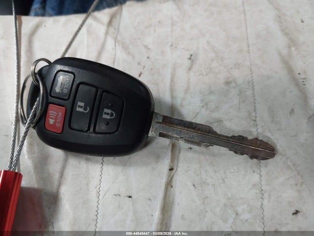 5YFBURHE1KP880507 Toyota COROLLA LE