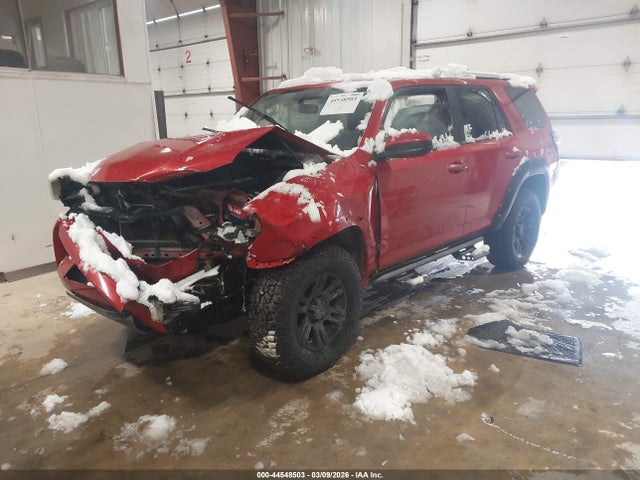 Toyota 4RUNNER SR5 2016 JTEBU5JR7G5333795 Image 2