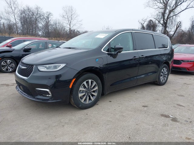 Auction sale of the 2024 Chrysler Pacifica Hybrid Select, vin: 2C4RC1S73RR156938, lot number: 44548600