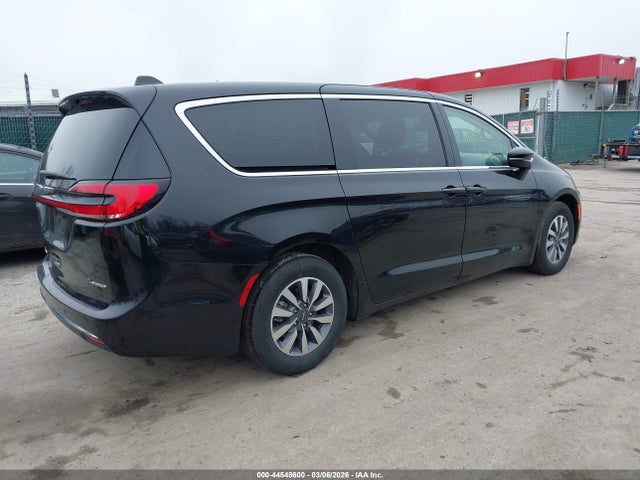 Auction sale of the 2024 Chrysler Pacifica Hybrid Select, vin: 2C4RC1S73RR156938, lot number: 44548600