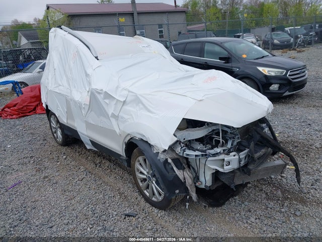 2017 Ford Escape Titanium მანქანა იყიდება აუქციონზე, vin: 1FMCU9J94HUB50843, აუქციონის ნომერი: 44548611