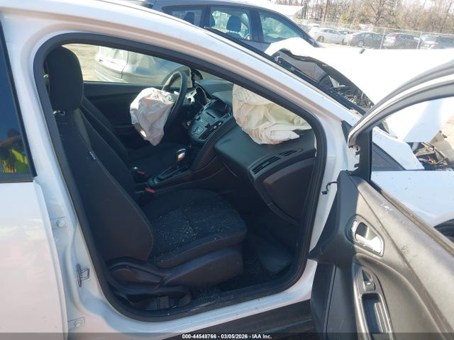 Ford FOCUS SE 2015 1FADP3K26FL204215 Image 5