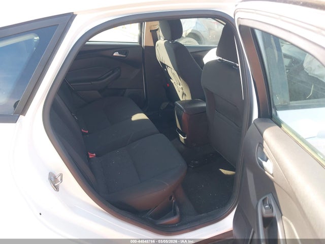 Ford FOCUS SE 2015 1FADP3K26FL204215 Image 8
