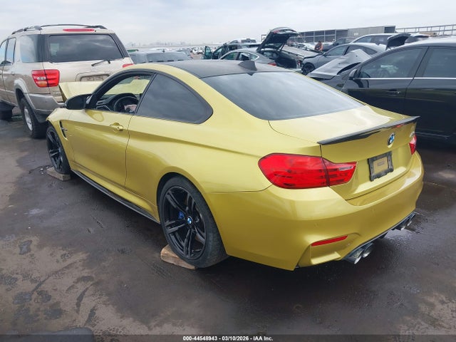 2016 BMW M4 WBS3R9C53GK336652 Photo 2