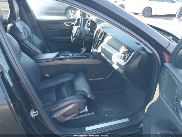 2021 VOLVO XC60 YV4A22RLXM1688836 Photo 4