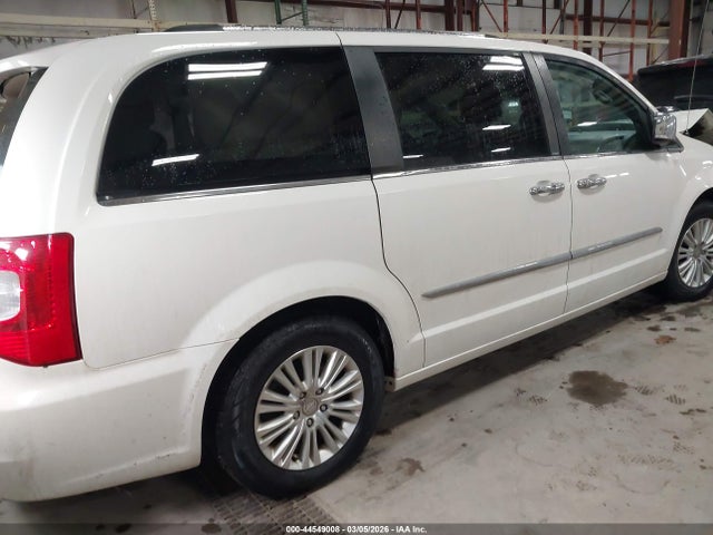 44549008 :رقم المزاد ، 2C4RC1GG6DR745855 vin ، 2013 Chrysler Town & Country Limited مزاد بيع