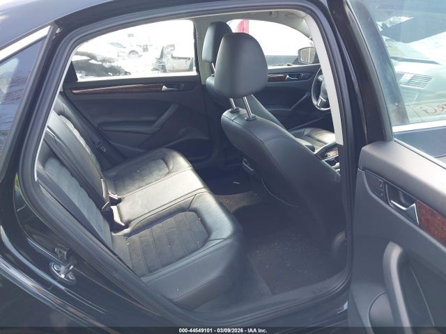 44549101 :رقم المزاد ، 1VWCH7A34DC040221 vin ، 2013 Volkswagen Passat 2.5l Sel Premium مزاد بيع